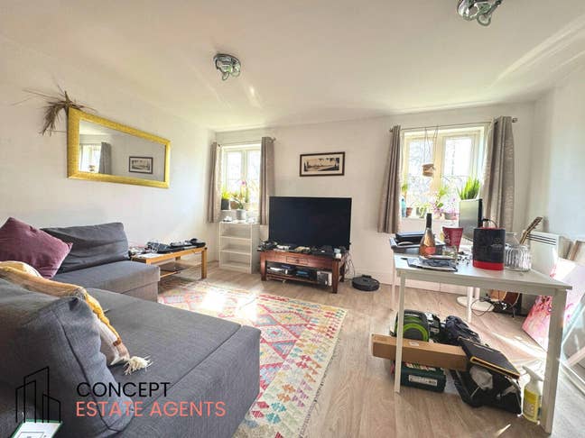 2 bed apartment on Colborne Court, SW19 Main Photo