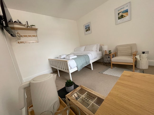 Double bed room with full furniture and shared ba  Main Photo