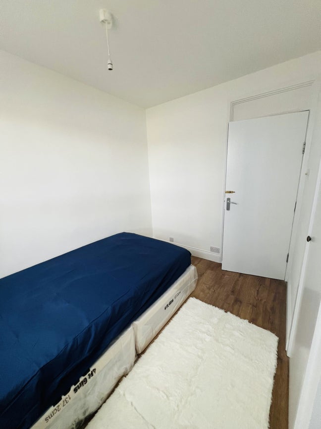 Lovely Furnished Room In Kilburn - All Bills Inc Main Photo