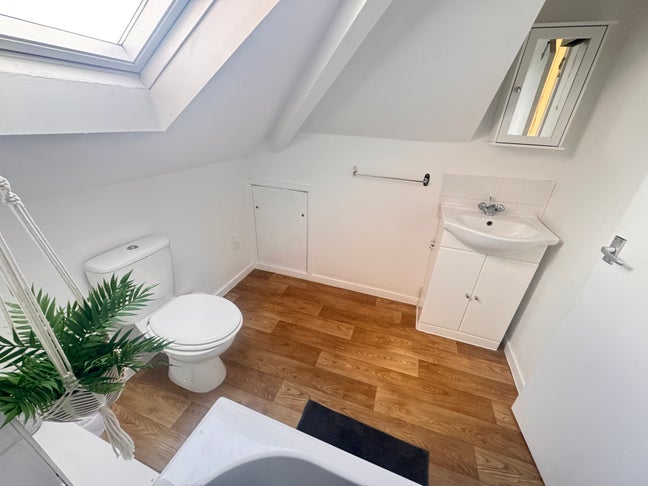 Double Ensuite Attic Available at Recreation St Main Photo