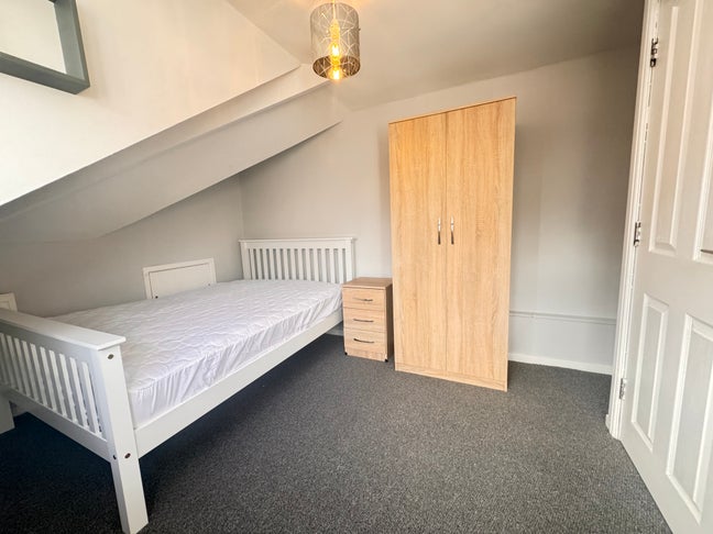 Double Ensuite Available at Recreation St, NG10 Main Photo