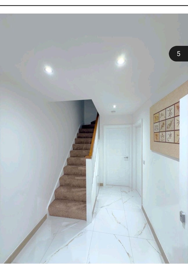 Comfortable double room in friendly shared house Main Photo