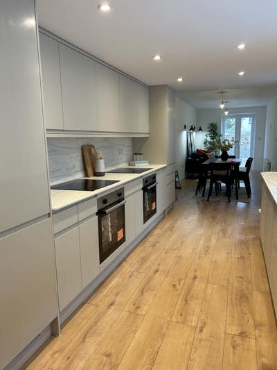 Beautifully Refurbished Professional House Share R Main Photo