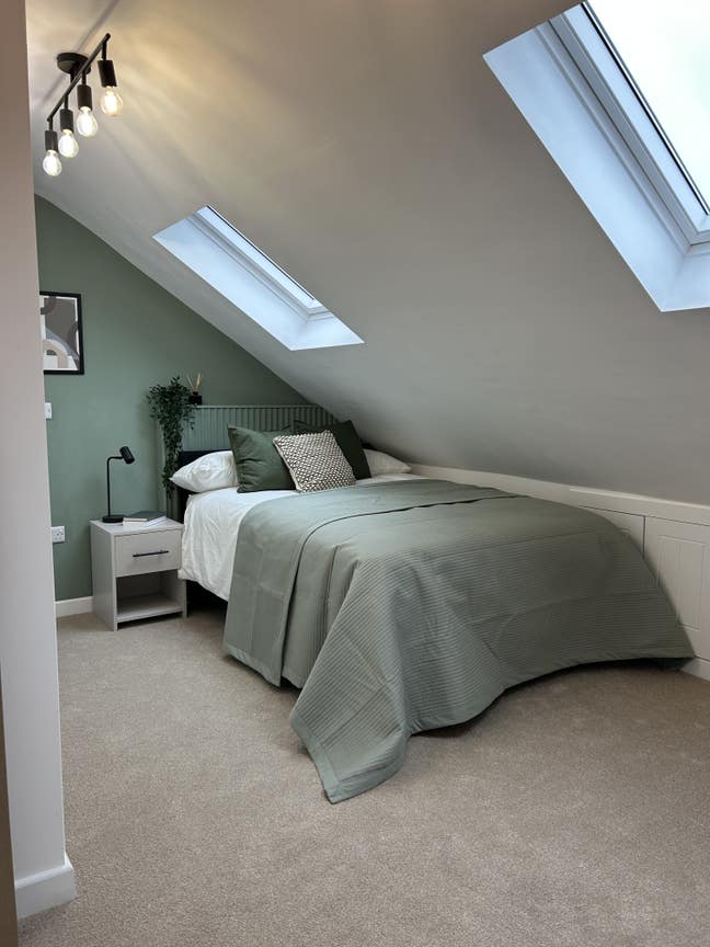 Beautifully Refurbished Professional House Share R Main Photo