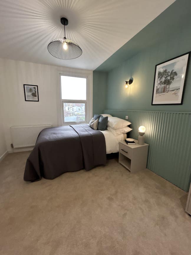 Beautifully Refurbished Professional House Share R Main Photo