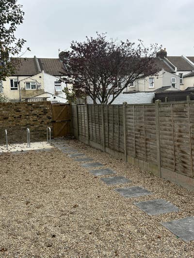 Beautifully Refurbished Professional House Share R Main Photo