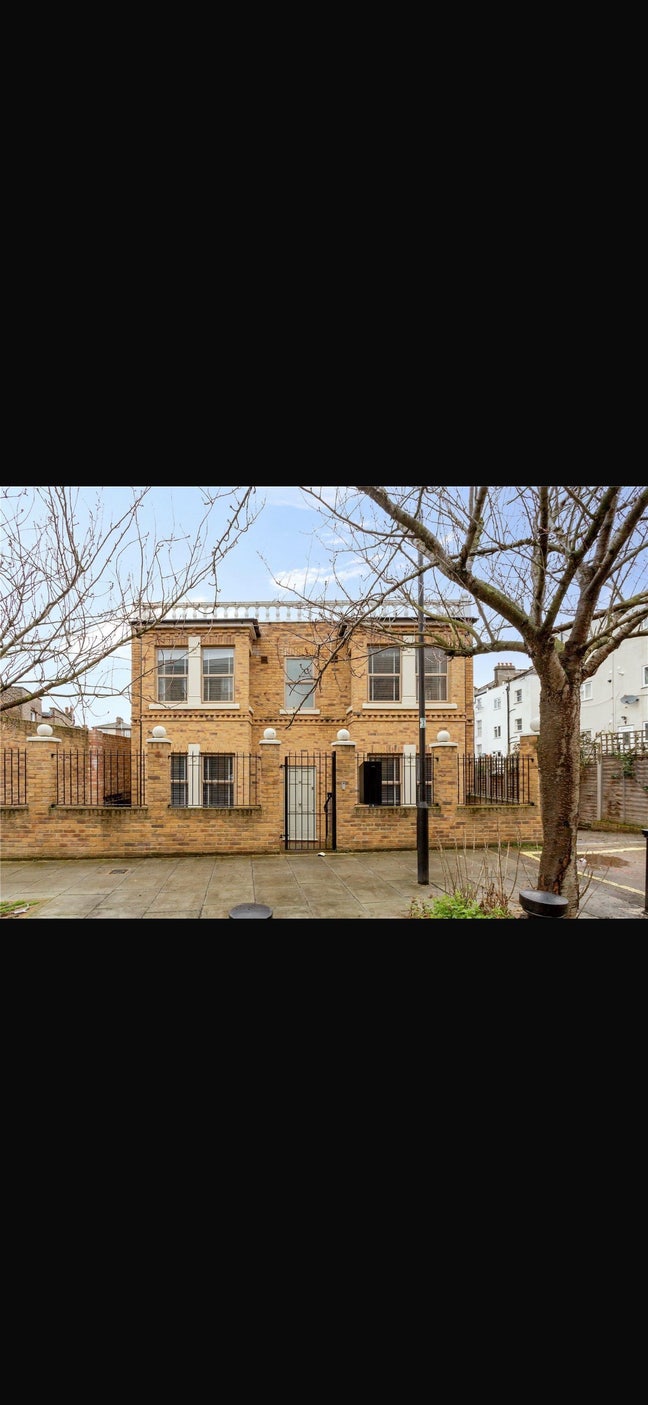 3DoubleRooms, Zone 2, W12- X2 xl Double X1-Reg-ENS Main Photo