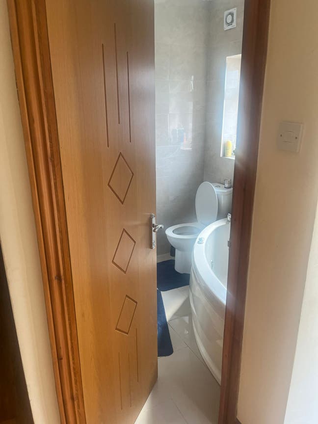 Double room available in Chadwell Heath Main Photo