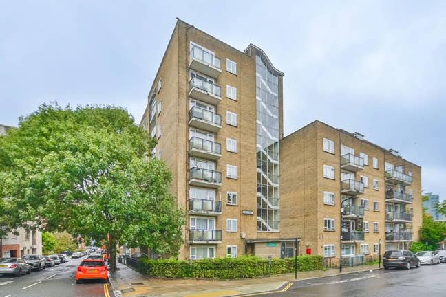Newly Refurbished Rooms next to Regents Park -NW1 Main Photo