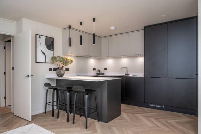 Newly Refurbished Flat - Central Location Main Photo