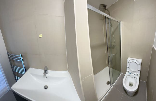 🏡 Bright Double Room Furnished 3-Bed Home – SE4 Main Photo