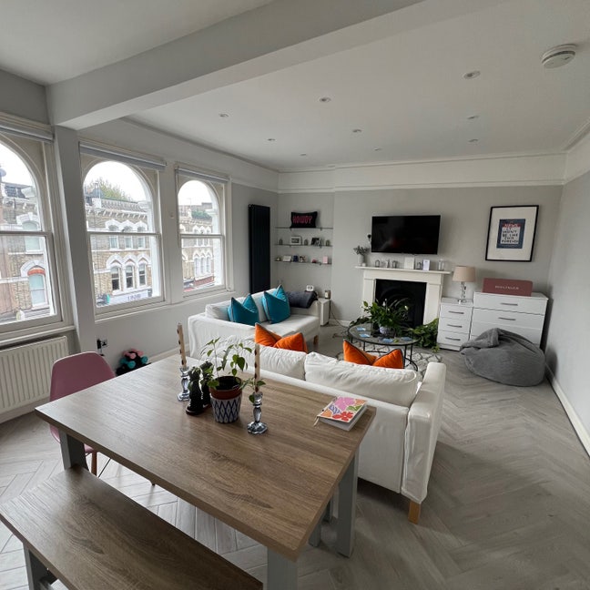 Parsons Green Flat // own bathroom & roof terrace Main Photo