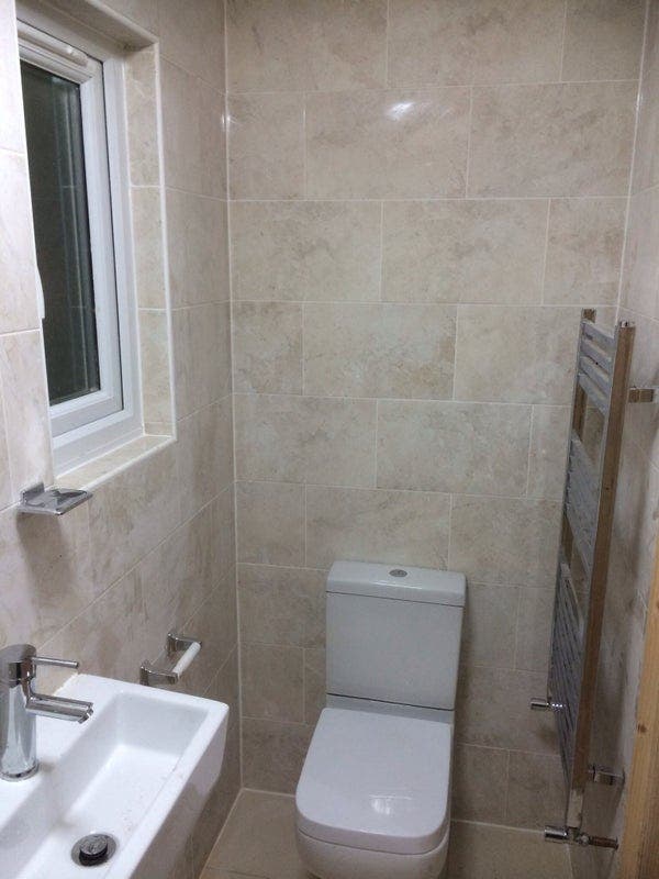 **Lge Loft Room with Ensuite. Bill inc. ** Main Photo