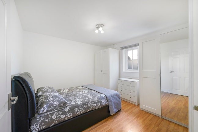 Renovated, furnished one-bedroom flat, W11   Main Photo