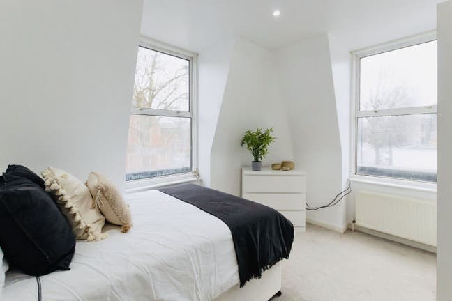 Spacious Bedroom Near Ravenscourt Park Station W6 Main Photo