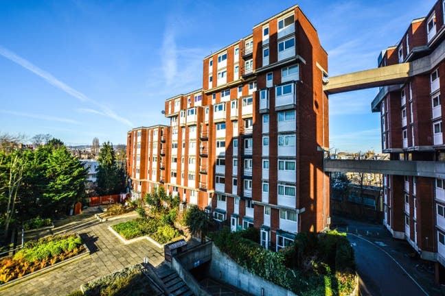 ZONE 2 Nearby to Northern & Piccadilly Line Main Photo
