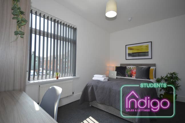 ✨ Student En‑Suites Available | Town Centre ST5 💘 Main Photo