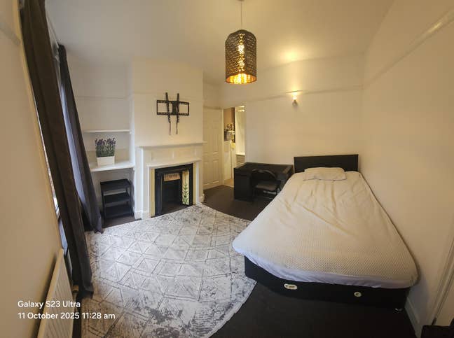 Reduced Today!!!!  Walk in Wardrobe  Main Photo
