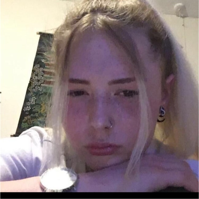 24 year old woman looking for room/flat Main Photo