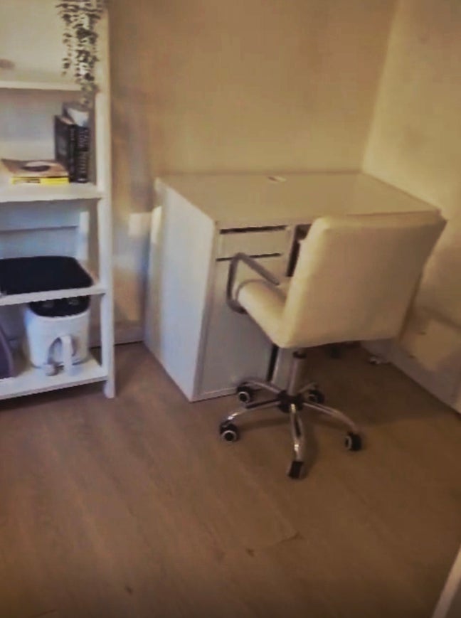 Double room near kingston hill campus  Main Photo