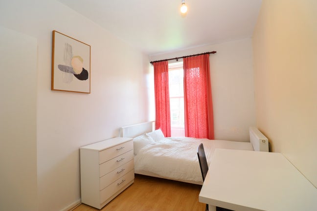 2x Doubles minutes walk to Elephant & Castle Main Photo