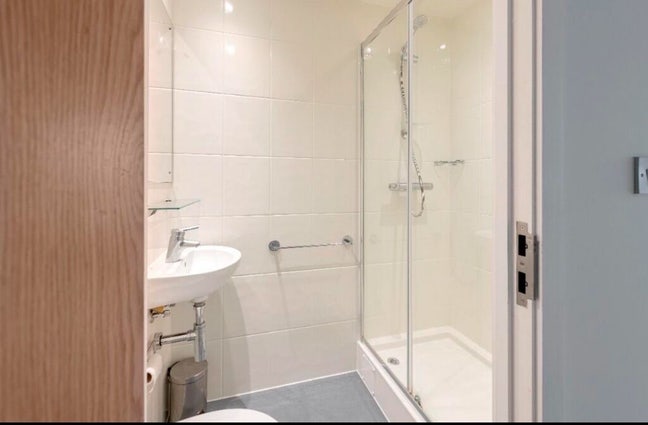 Fully furnished studio apartment with no deposit  Main Photo