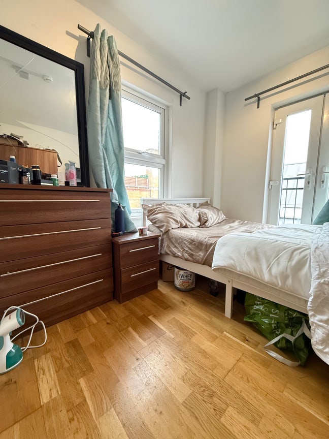 Compact Double 5Mins to Fulham Broadway Main Photo