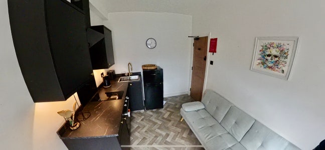 Studio Flat - All Bills - Great Location Main Photo