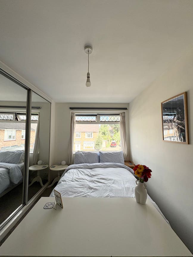 Couples room in East Putney Main Photo
