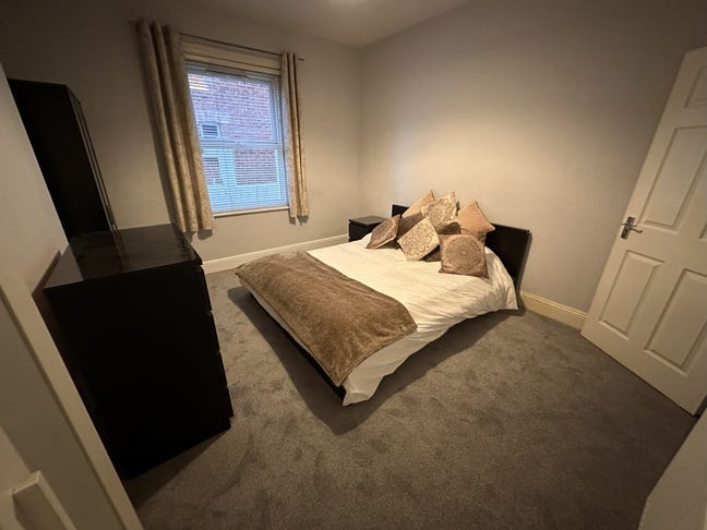 King size Room in Luxury house. Bills inc.  Main Photo