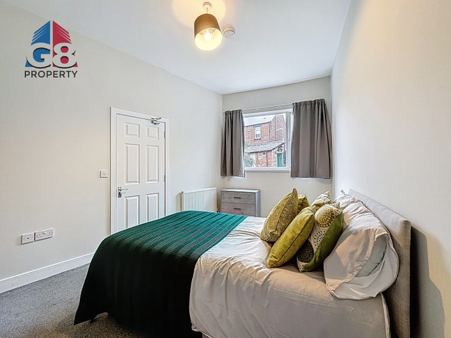 Spacious Double Room – Park Grove Main Photo