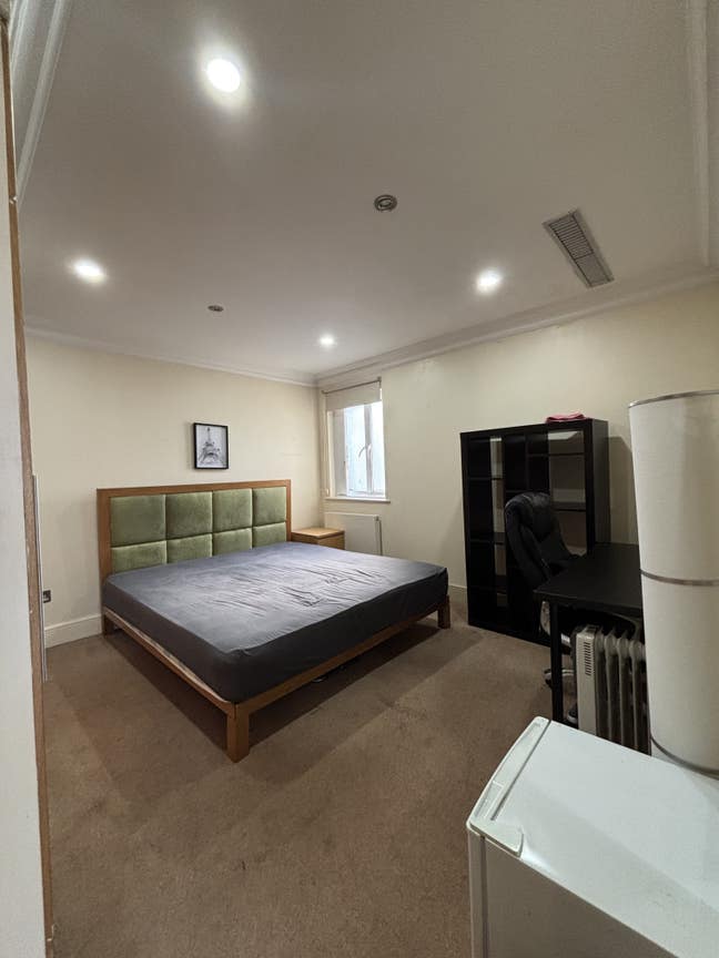 Spacious Single Room 10 Mins from Northern Line Main Photo
