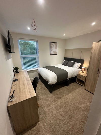 NEW Soundproofed Ensuite rooms near Poole Centre!  Main Photo