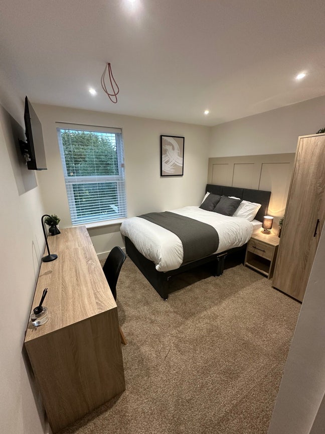 NEW Soundproofed Ensuite rooms near Poole Centre!  Main Photo