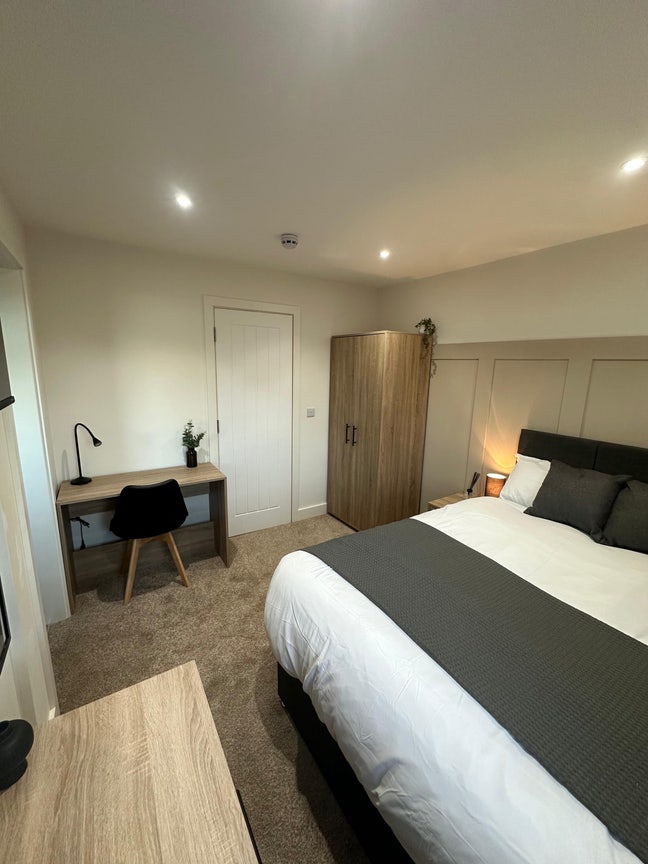 NEW Soundproofed Ensuite rooms near Poole Centre!  Main Photo