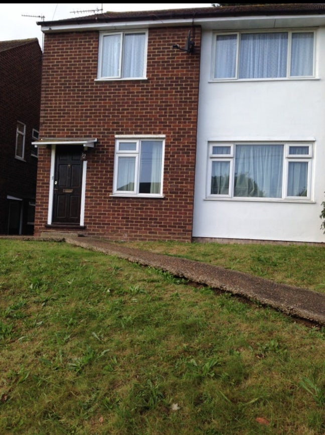 Strood Large flat -4 rooms. £1500/m Main Photo