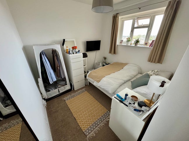 Double Room in Putney Available NOW Main Photo