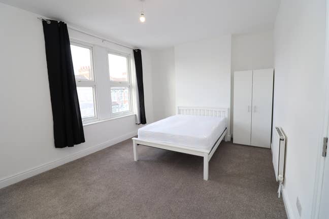 Walking Distance from to Catford Station Main Photo