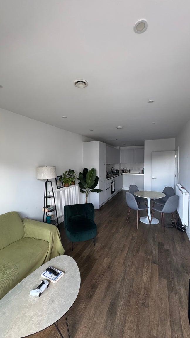 2 bedroom flat - Tooting Main Photo