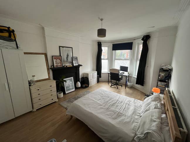 £620 a month. Large Double Room Clapham North. Main Photo