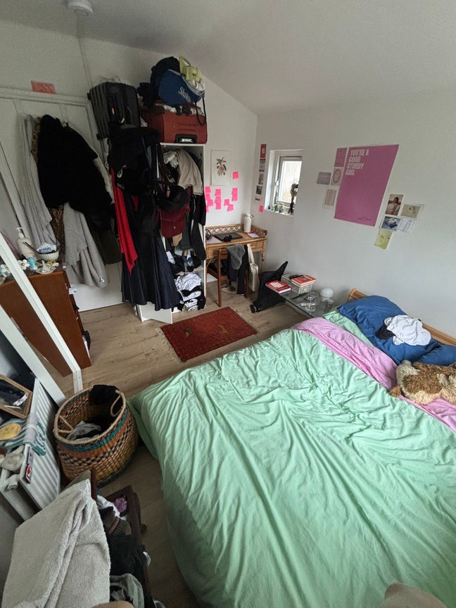 URGENT!! Roomate needed by 5th Nov Main Photo