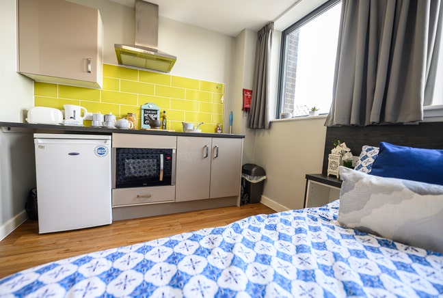 Premium Double Bed Studio | Sheffield City Centre Main Photo