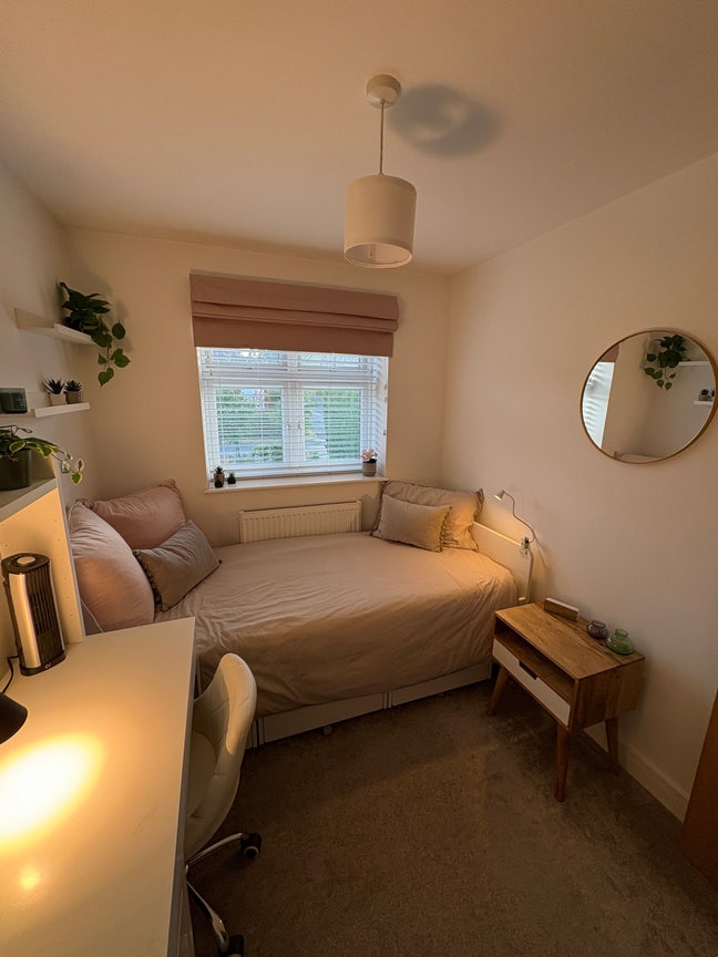 ‼️Luxurious Room to Rent Incl bills & parking! Main Photo