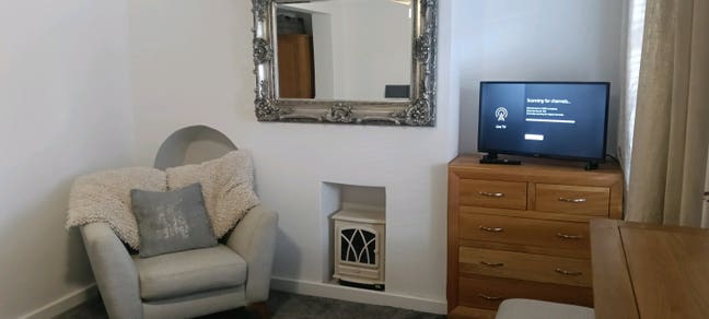 Spacious room with ensuite  Main Photo