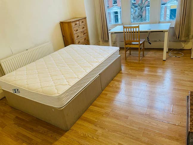 Nice Room In Split Level Flat - Turnpike Lane Main Photo