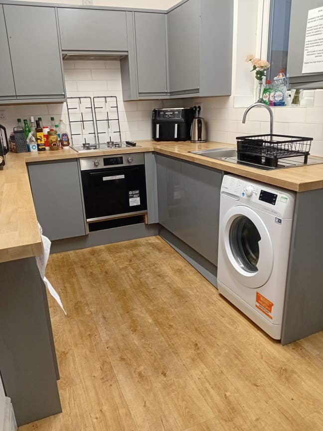 Room available. Nr Victoria Park, Central L/Spa Main Photo