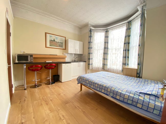 **Studio**Broughton Road**All Bills Incl**W13** Main Photo