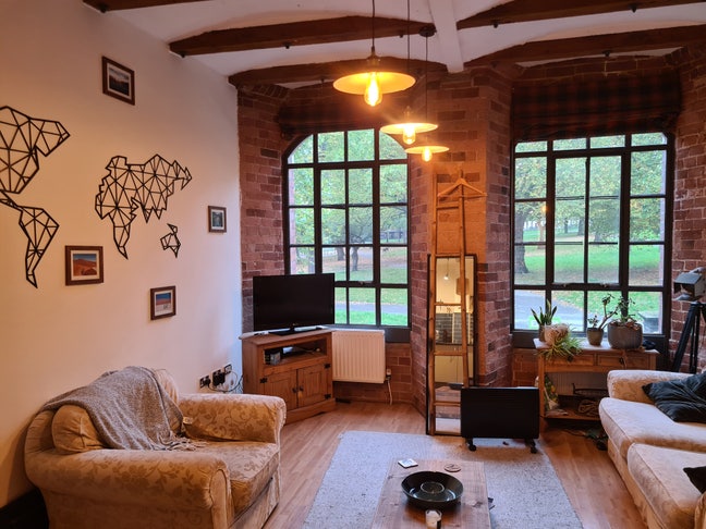 Stylish Victorian Flat Near Hockley Main Photo