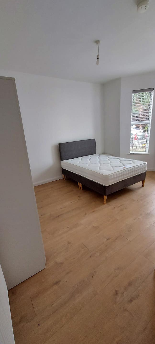 Large Ensuite Bedoom, Bangor N. Ireland Main Photo