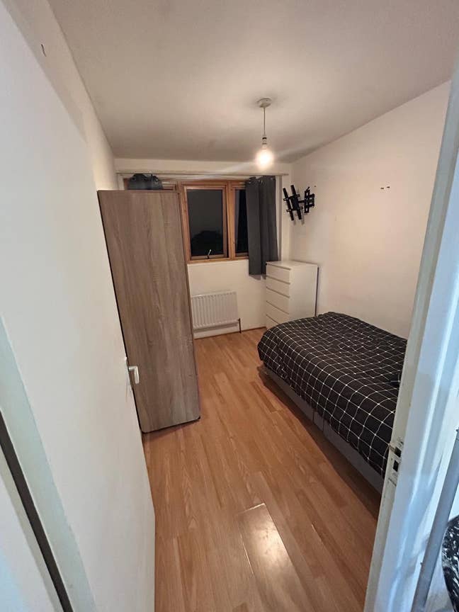 Large Single Room – All Bills Included – SW9 Main Photo